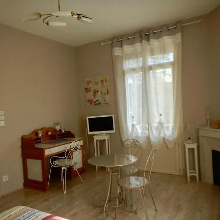 Les Trois Chardons Bleus Bed & Breakfast *