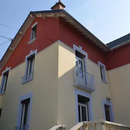Les Trois Chardons Bleus Bed & Breakfast *